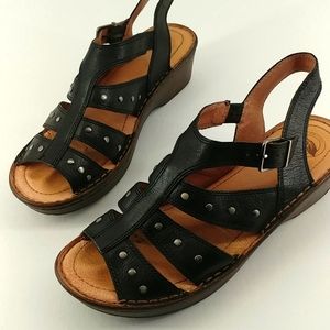 Nurture Black Leather Strapback Sandals size 11
